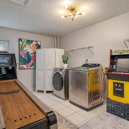 King Bed Suite, Fireside Hot Tub, Gameroom Auburndale Exterior photo