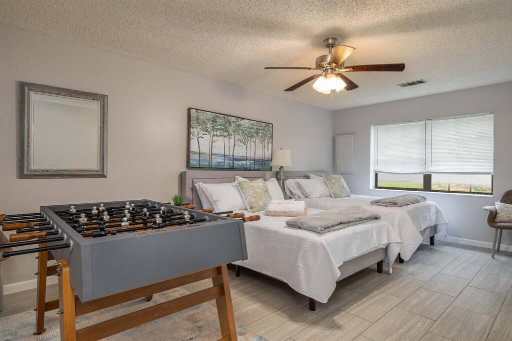 King Bed Suite, Fireside Hot Tub, Gameroom Auburndale Exterior photo